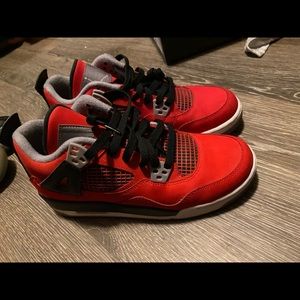 Jordan toro 4 size 6